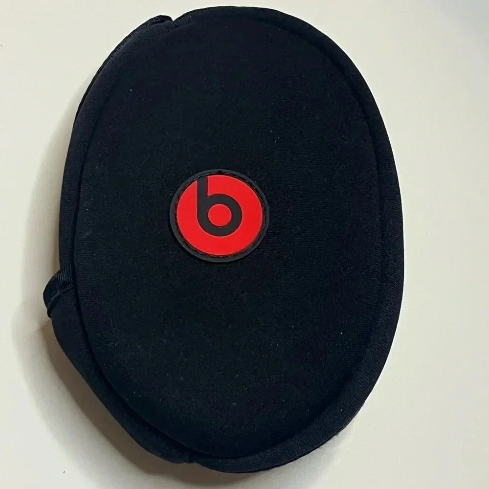 Beats By Dre Logo Soft Shell Padded Headphone Case Zip Closure Black‎ Red